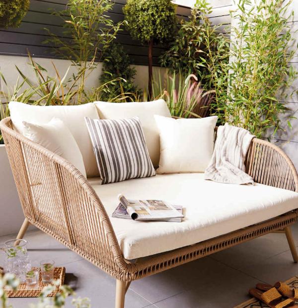 Largs and Millport Weekly News: Gardenline Rope Effect Snug Seat. Credit: Aldi