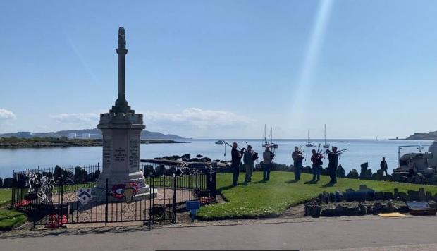 Largs and Millport Weekly News: Shine on! Millport Grumpy Pipers have been a great success