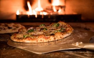 Best pizza ovens to buy for National Pizza Day (Canva)